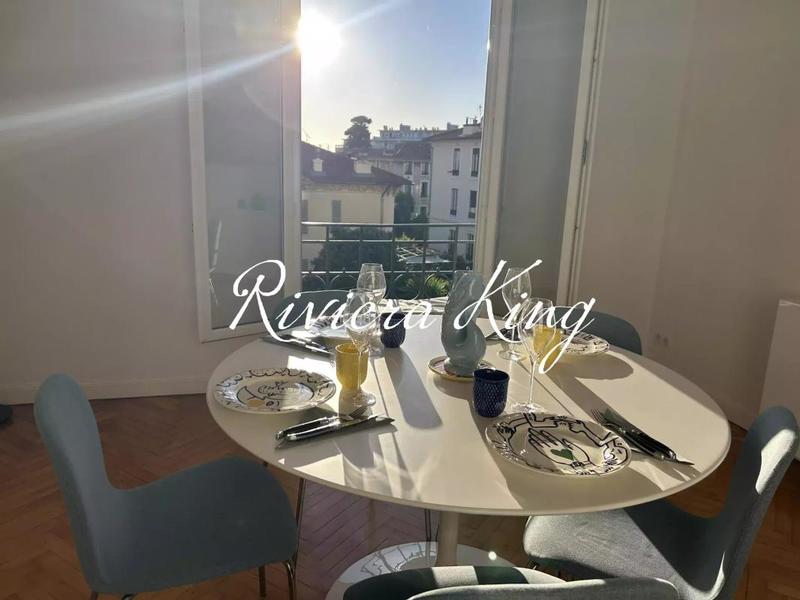 Appartement bourgeois - 134 m² - 4 pièces