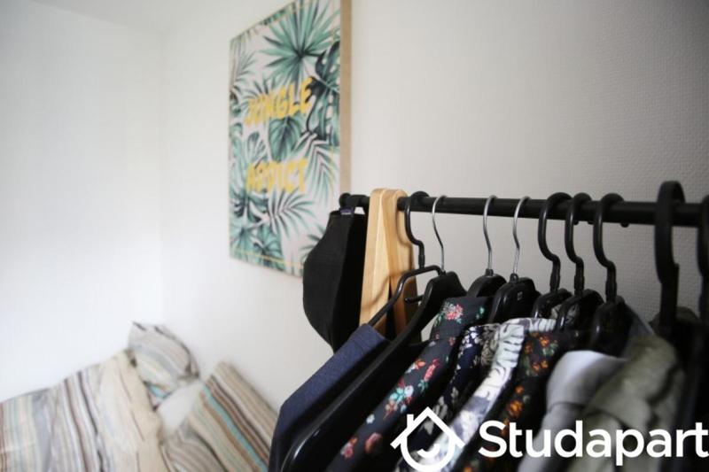 Chambre - 12 m² - 1 pièce