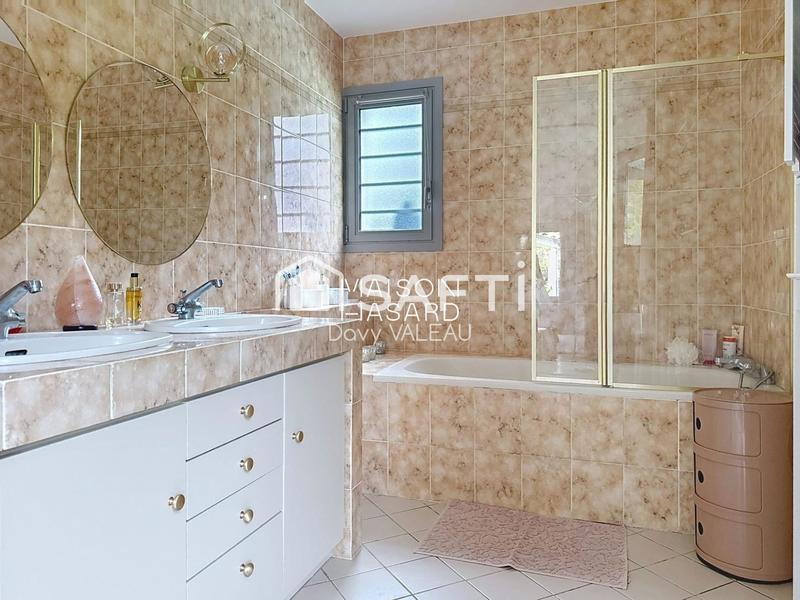 Maison - 176 m² - 7 pièces