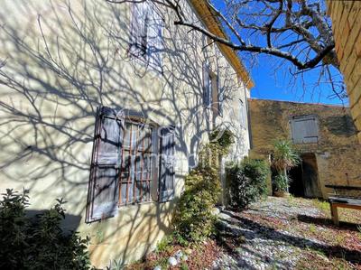 Propriété - 220 m² - 12 pièces