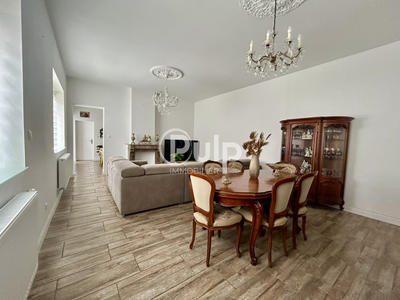 Maison - 195 m² - 6 pièces