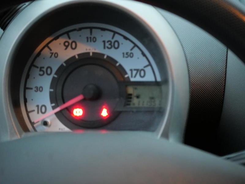 Peugeot 107 1.0i-12v