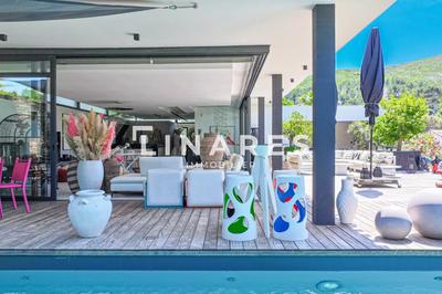 Maison - 350 m² - 4 pièces