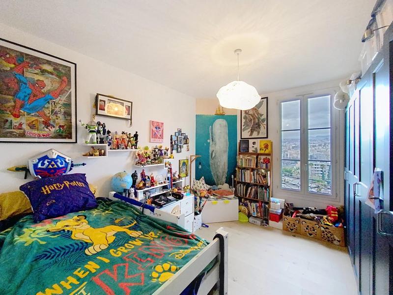 Appartement - 84 m² - 4 pièces