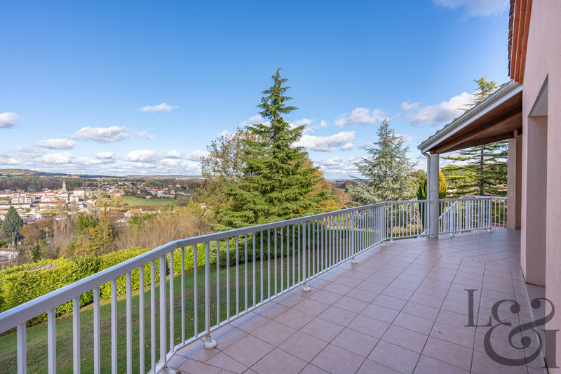 Maison - 174 m² - 6 pièces