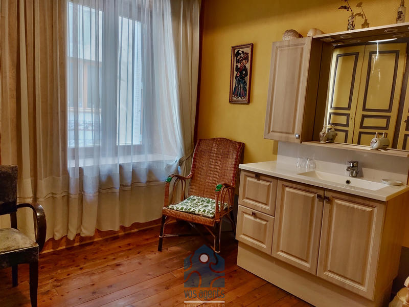 Maison - 250 m² - 13 pièces