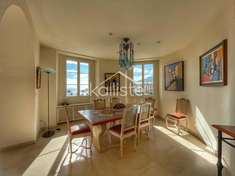 Appartement - 140 m² - 3 pièces