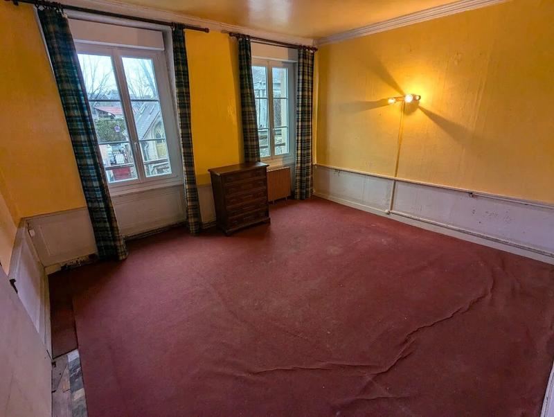 Maison - 200 m² - 7 pièces