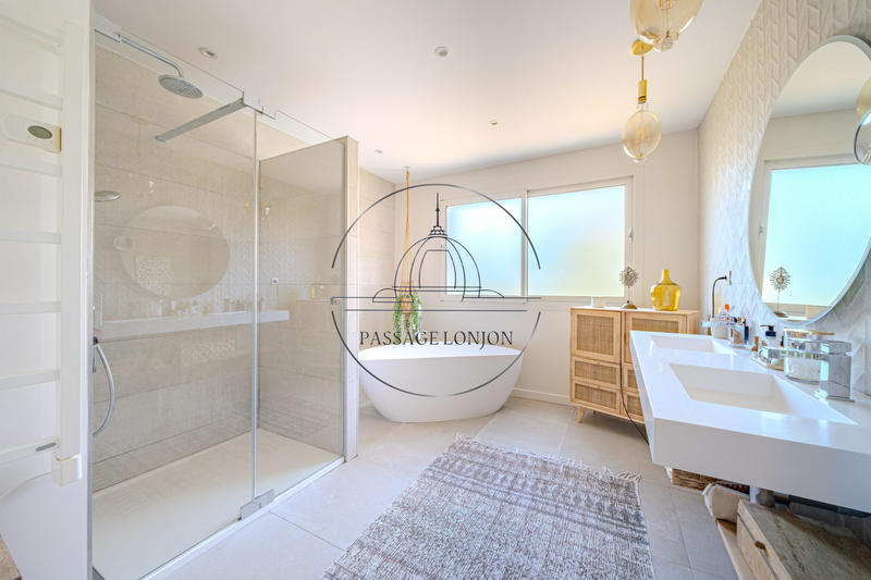 Maison - 190 m² - 4 pièces