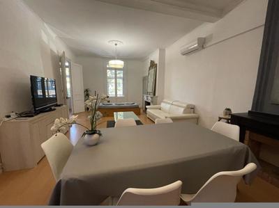 Appartement - 93 m² - 5 pièces