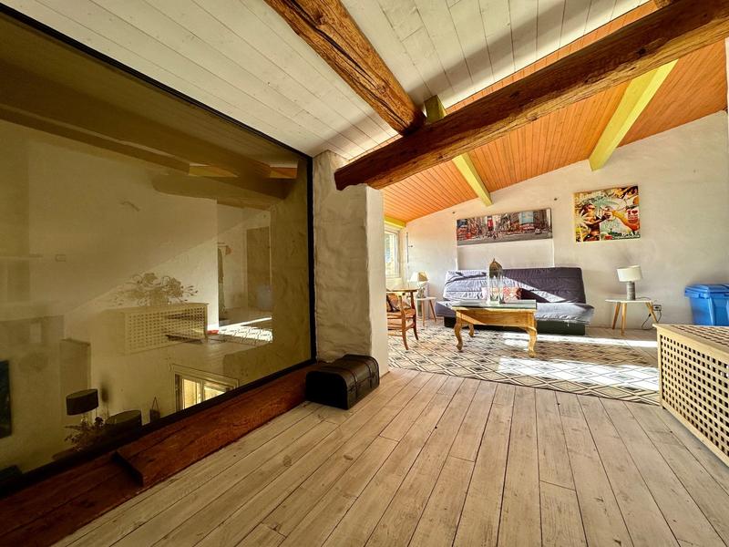 Maison - 300 m² - 4 pièces