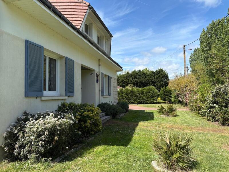 Maison - 185 m² - 8 pièces