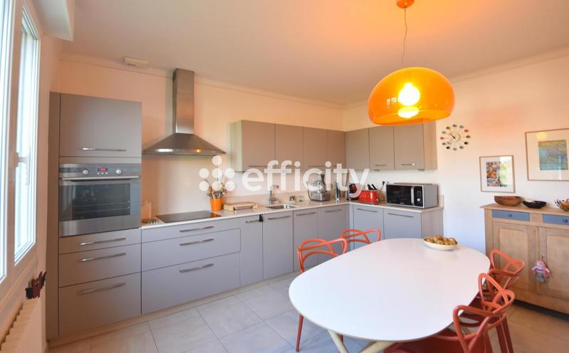 Maison - 158 m² - 7 pièces