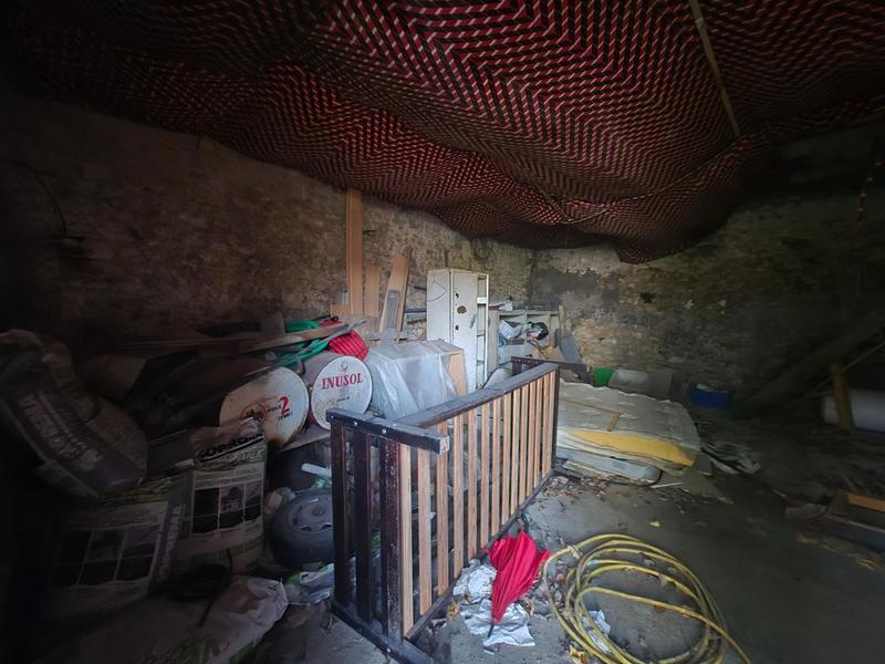 Maison - 180 m² - 2 pièces