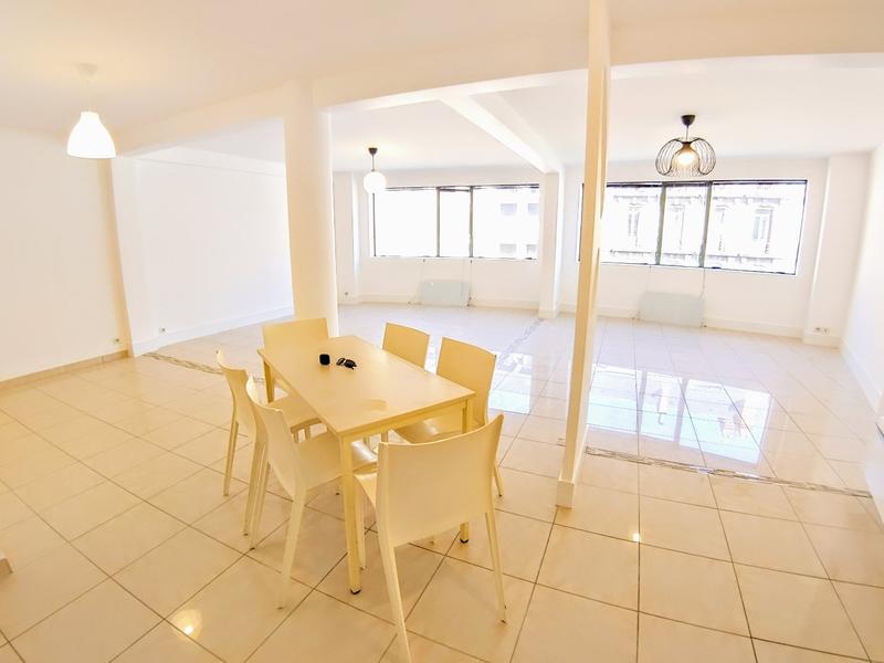 Appartement bourgeois - 176 m² - 4 pièces