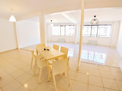 Appartement bourgeois - 176 m² - 4 pièces