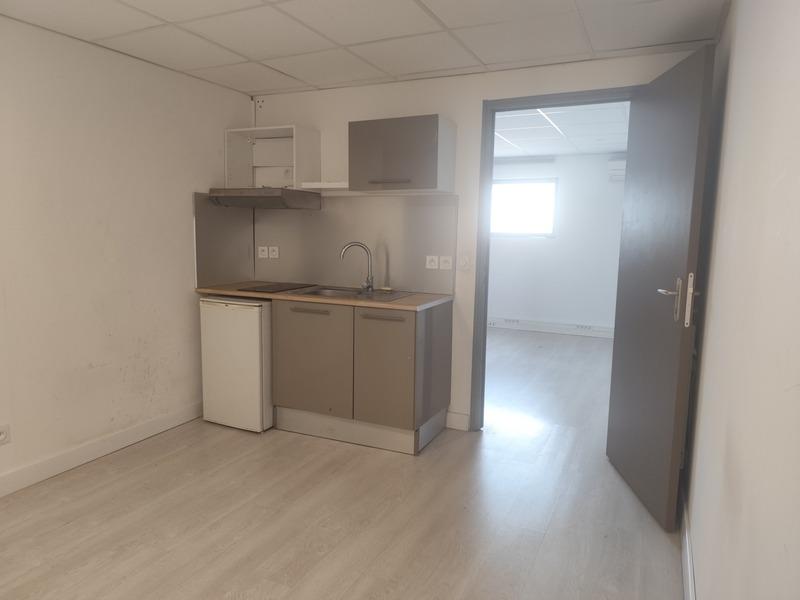 Bureau - 137 m² - 1 pièce