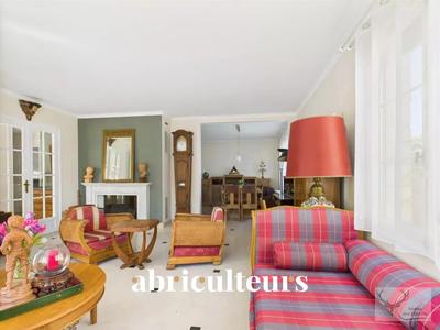 Appartement - 200 m² - 11 pièces