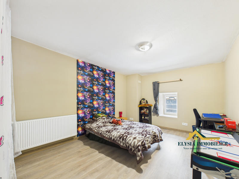 Maison - 259 m² - 9 pièces