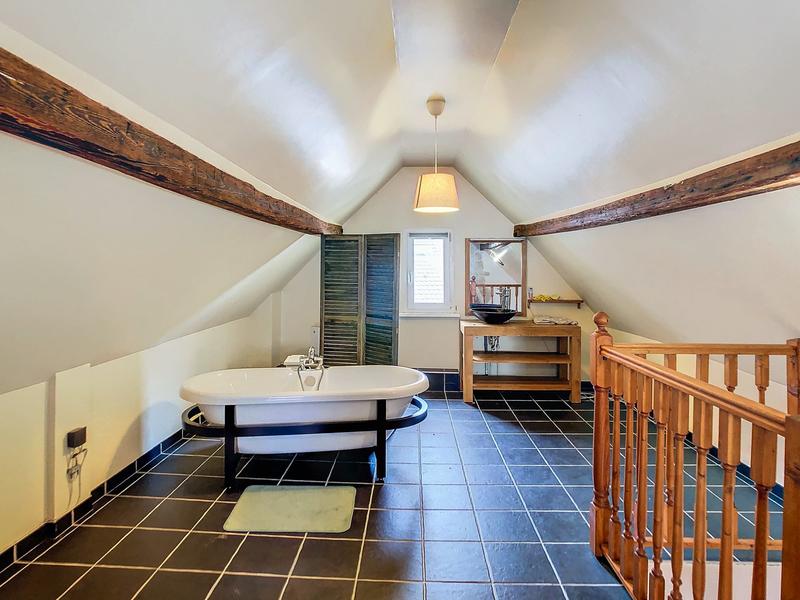 Appartement - 99 m² - 4 pièces