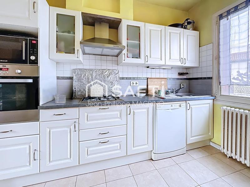 Maison - 90 m² - 5 pièces