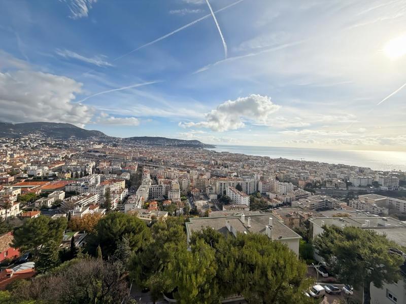 Appartement - 79 m² - 2 pièces