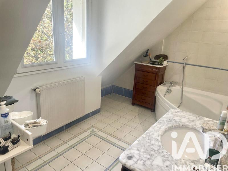 Maison - 181 m² - 8 pièces