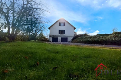 Maison - 148 m² - 9 pièces