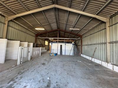 Local d'activités - 744 m²