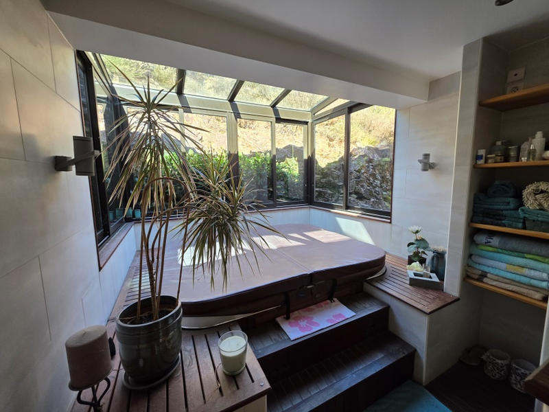 Propriété - 178 m² - 6 pièces