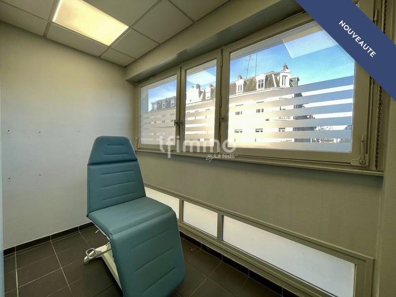 Bureau - 127 m² - 7 pièces