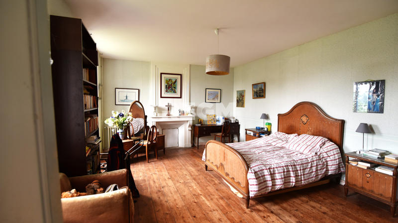 Propriété - 293 m² - 10 pièces