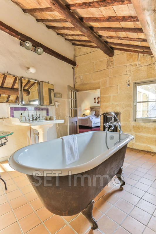 Maison - 222 m² - 7 pièces