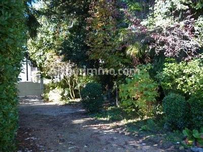 Maison - 270 m² - 12 pièces