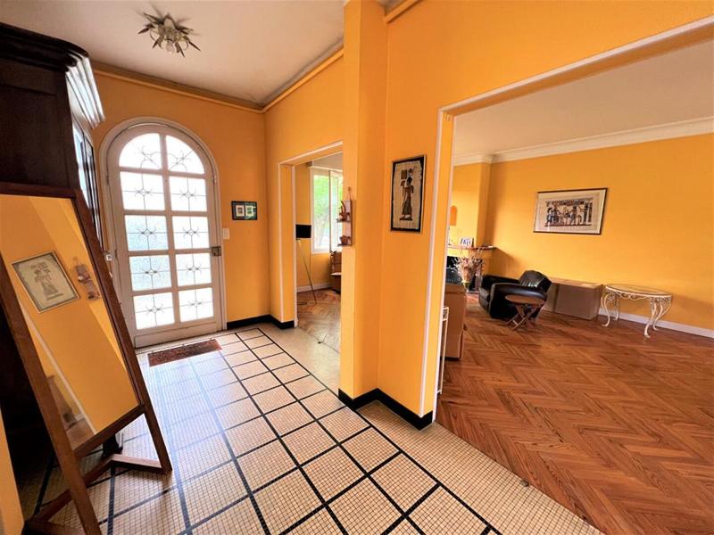Maison - 228 m² - 6 pièces