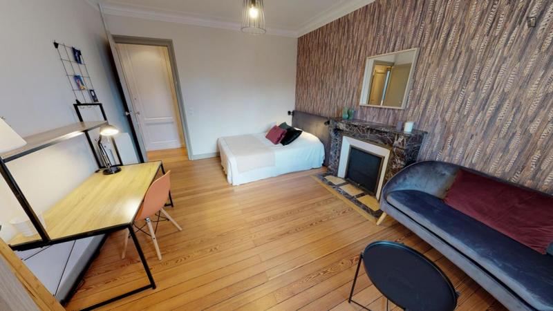 Chambre - 16 m² - 5 pièces