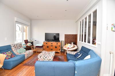 Appartement - 120 m² - 6 pièces