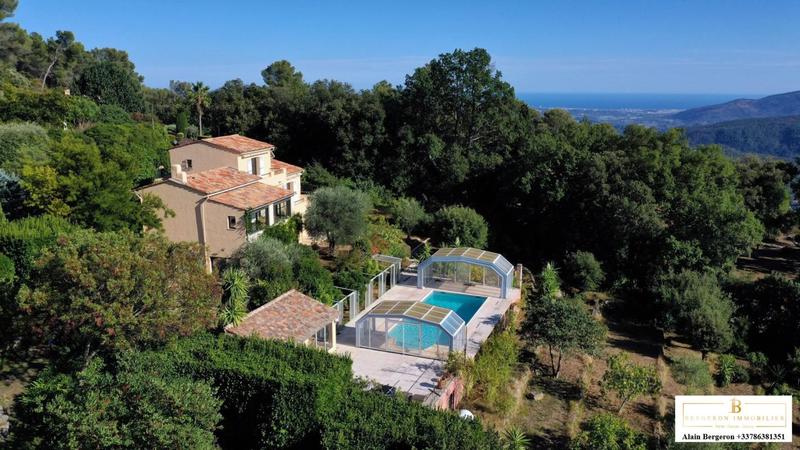 Maison - 185 m² - 5 pièces