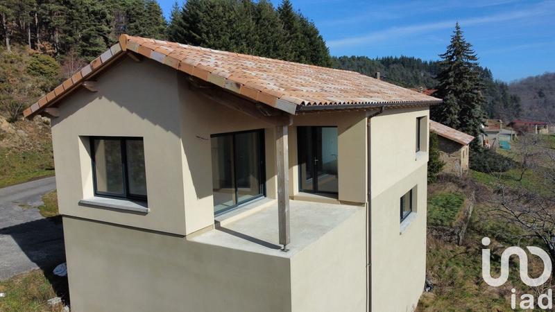 Maison - 220 m² - 5 pièces