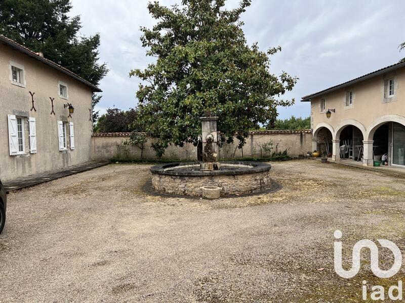 Maison - 284 m² - 10 pièces