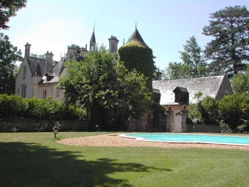 Château - 900 m² - 25 pièces