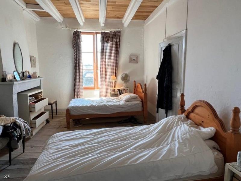 Maison ancienne - 167 m² - 8 pièces