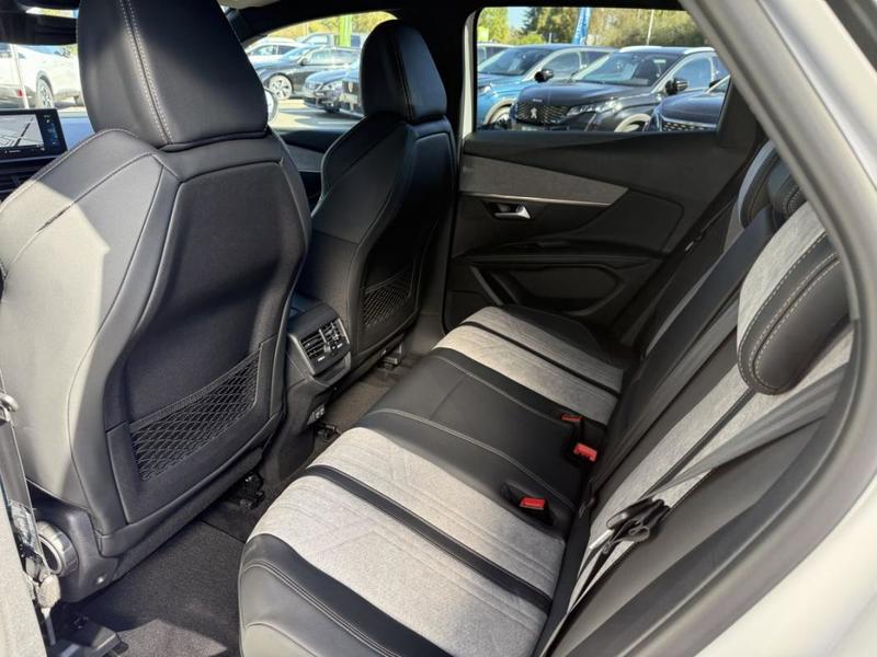 Peugeot 3008 II 1.6 Hybrid 225 E-Eat8 Allure Pack