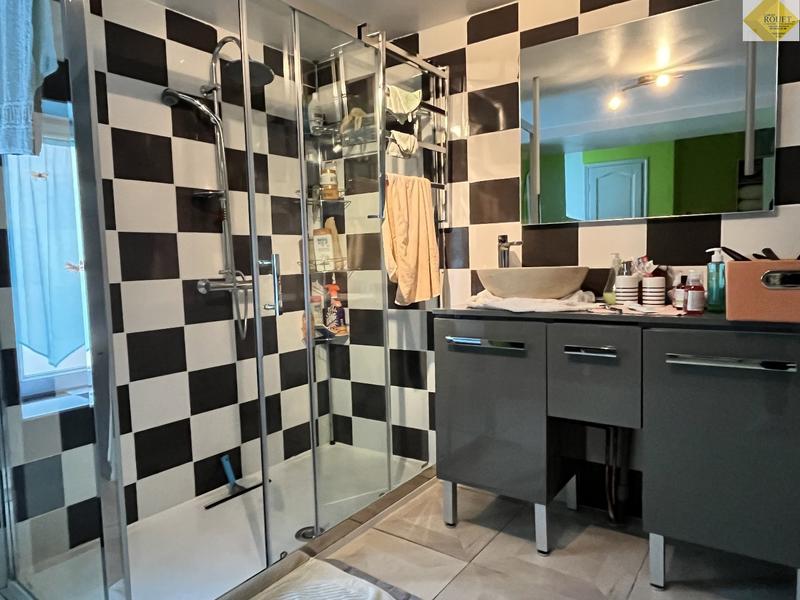 Maison - 213 m² - 6 pièces