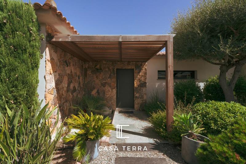 Villa - 250 m² - 9 pièces