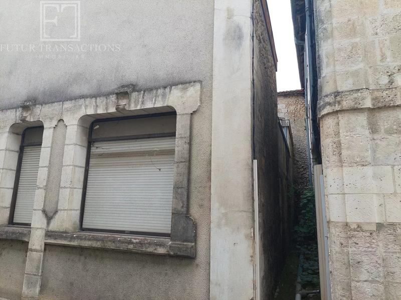 Maison - 296 m² - 11 pièces