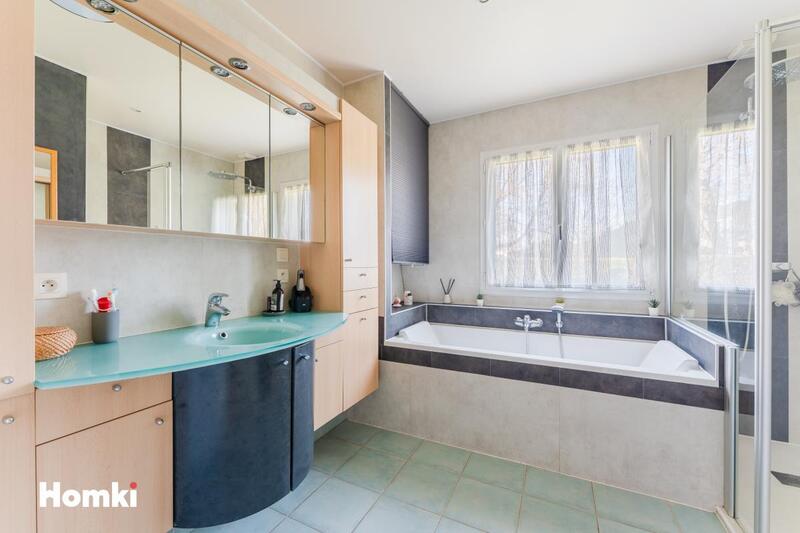 Moulin - 136 m² - 6 pièces