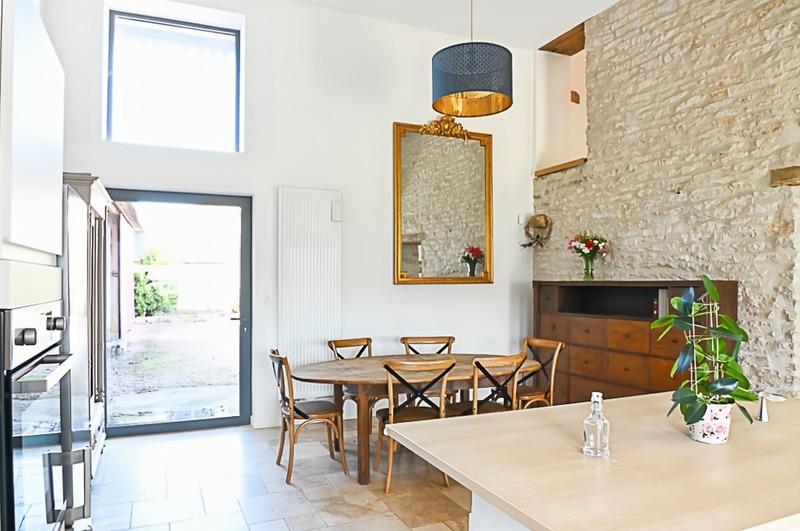 Maison - 300 m² - 13 pièces