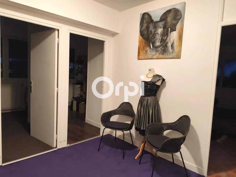 Maison - 210 m² - 6 pièces