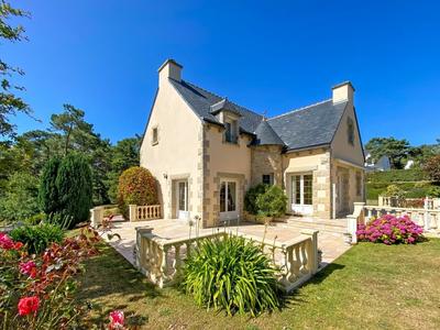 Maison - 223 m² - 9 pièces